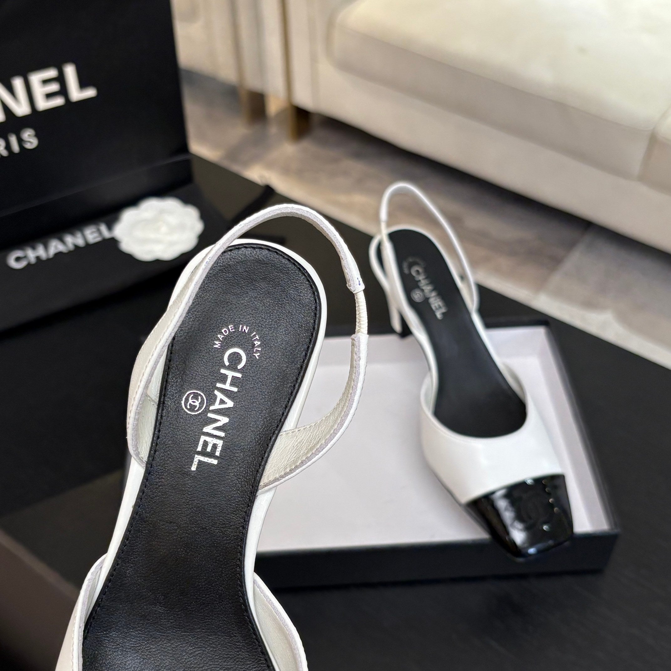CC 26s Square Cap Toe Slingback 7cm Black White Lambskin Patent Leather 958030