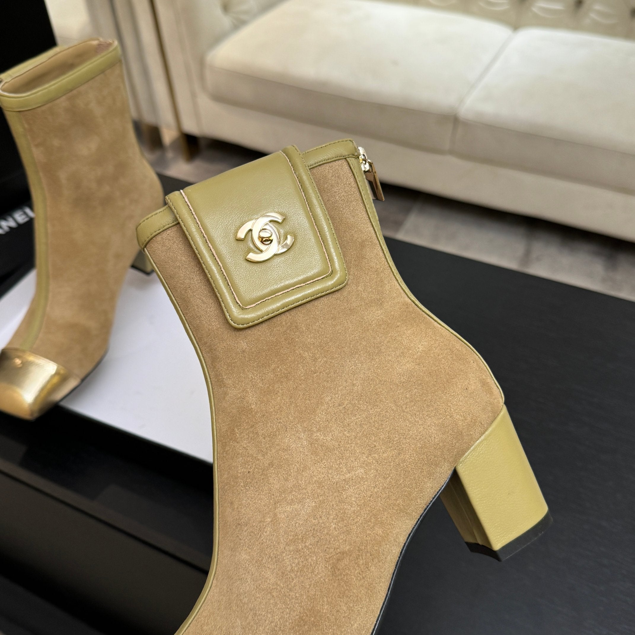 CC 26s Ankle Boots With Pocket Beige Suede Patent Lambskin 958071