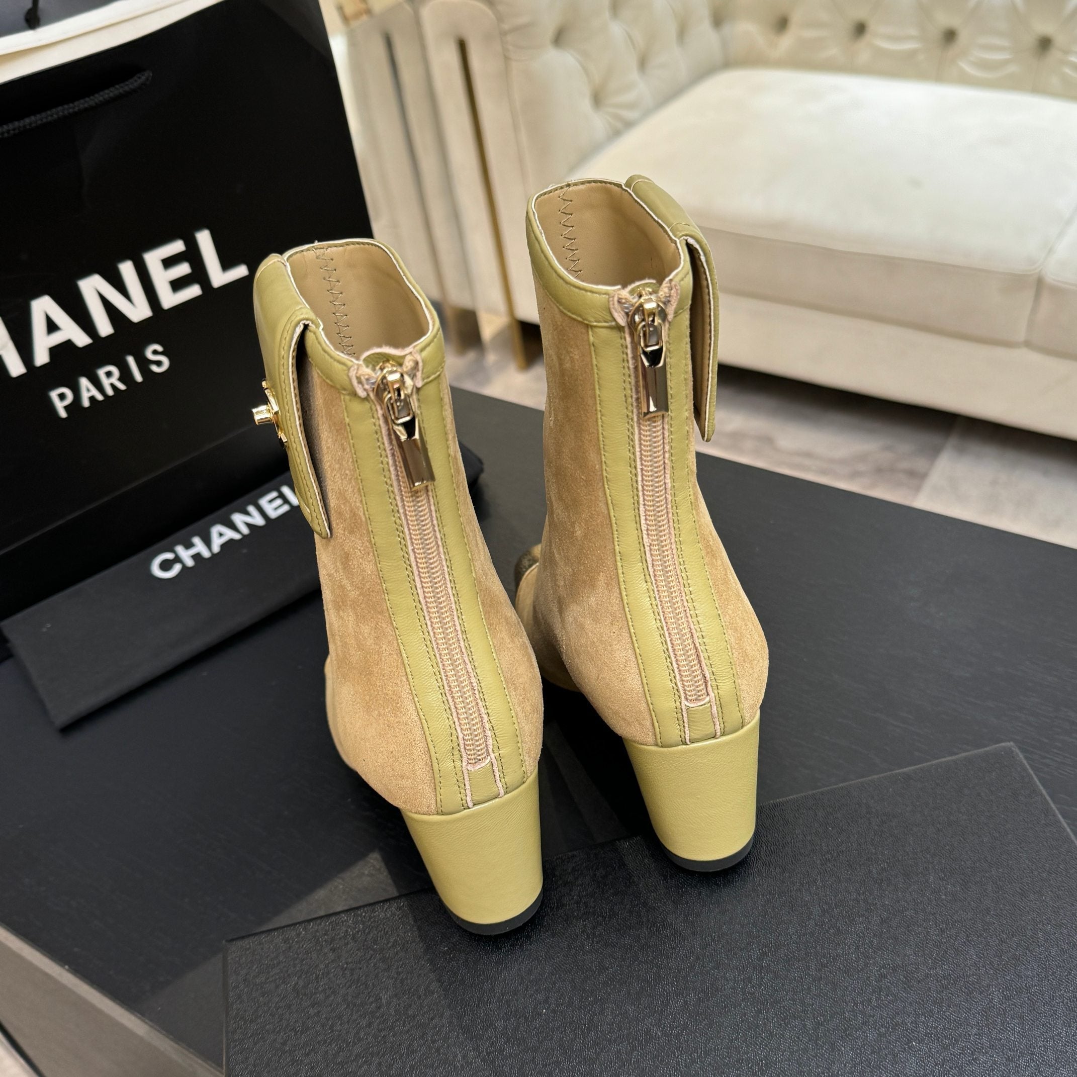 CC 26s Ankle Boots With Pocket Beige Suede Patent Lambskin 958071