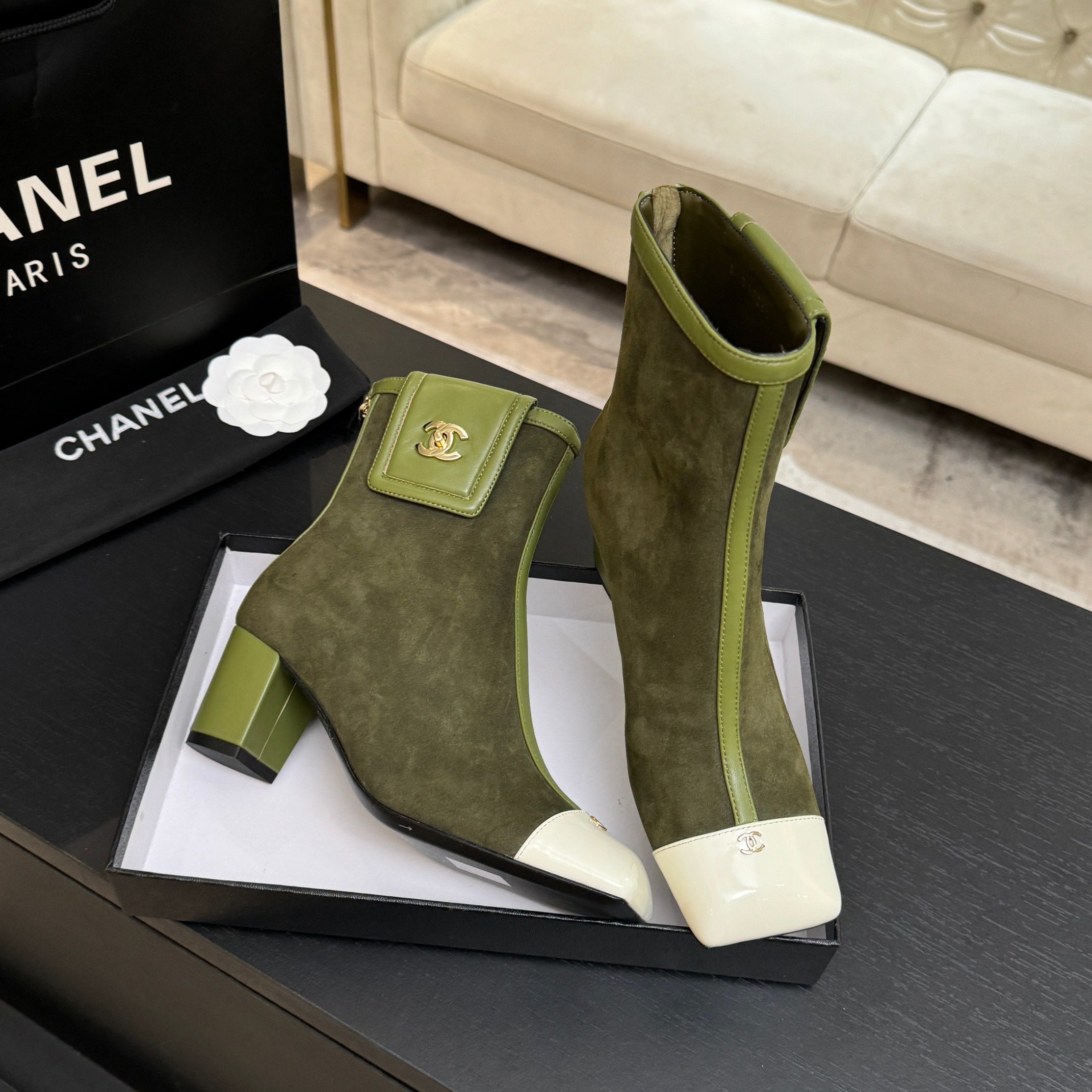 CC 26s Ankle Boots With Pocket Olive Suede Lambskin 958075