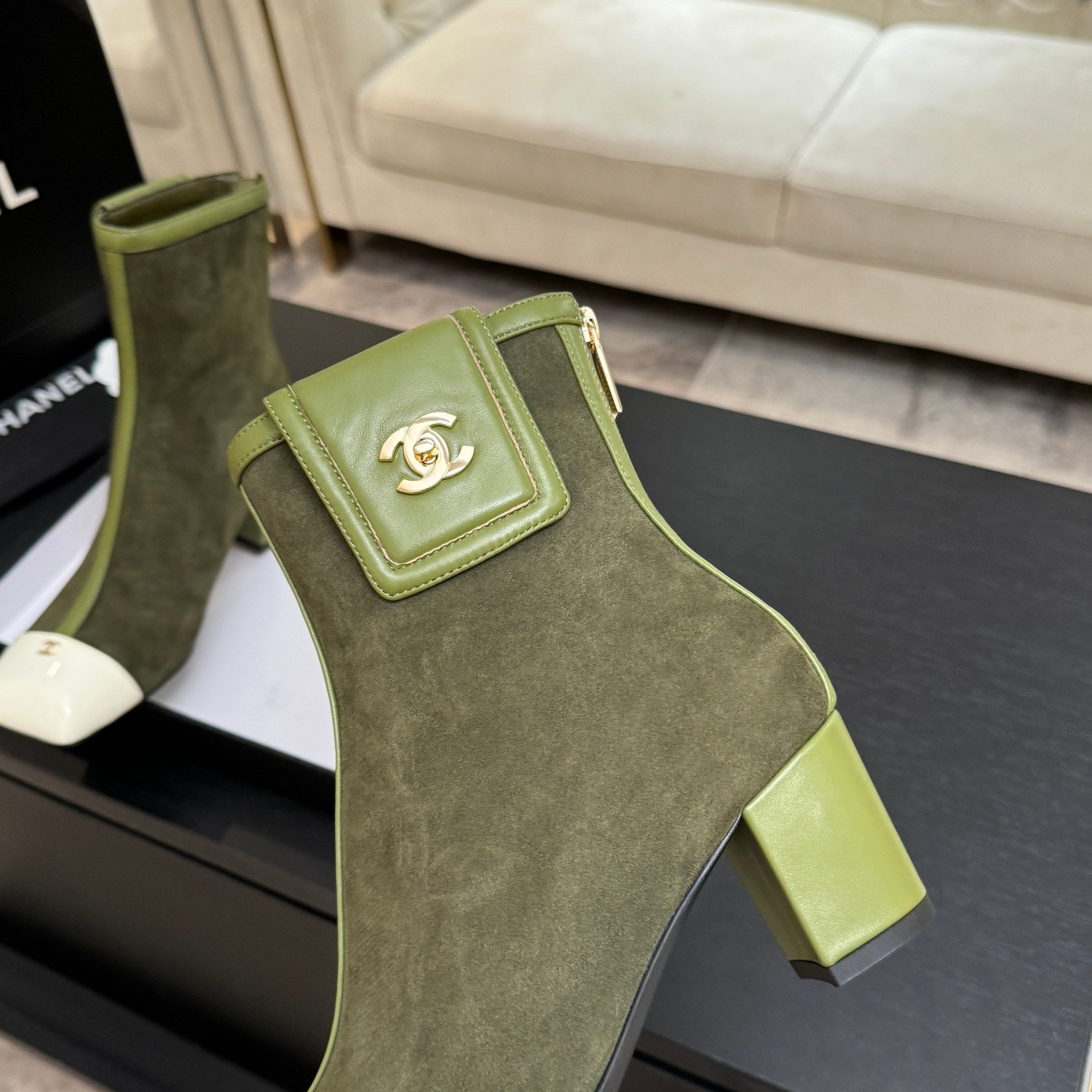 CC 26s Ankle Boots With Pocket Olive Suede Lambskin 958075
