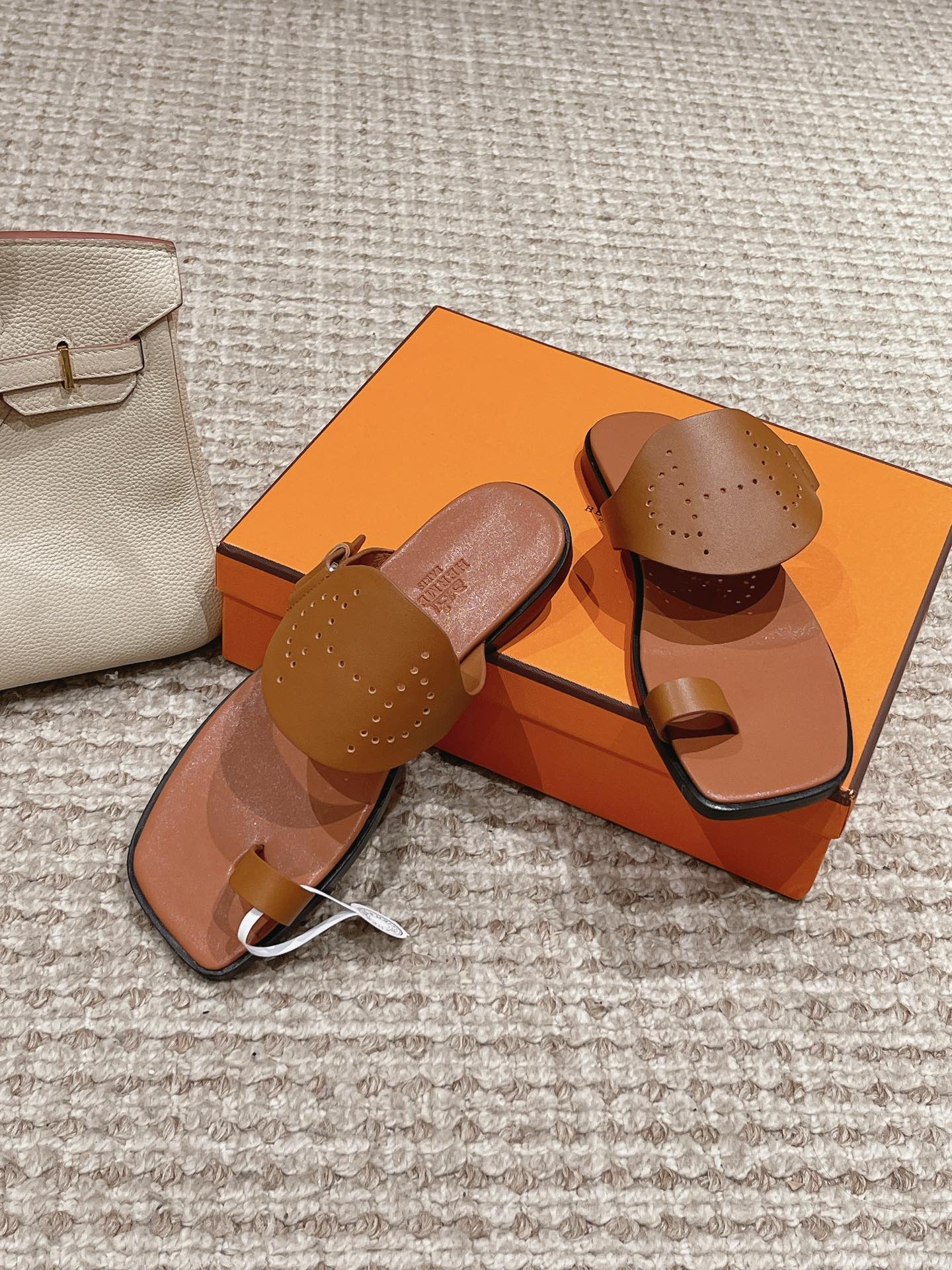 HM Hera Sandal Brown Cowhide 544537