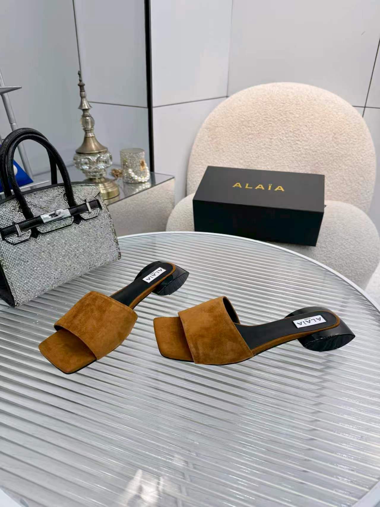 Alaia Suede Ellipse Mules 3cm Brown Black Suede 986460