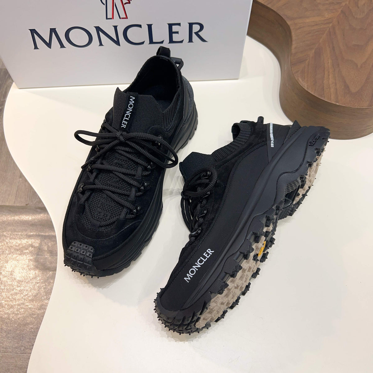 MC 26S Trailgrip Lite Men Sneakers 4cm Black Suede Fabric 775323