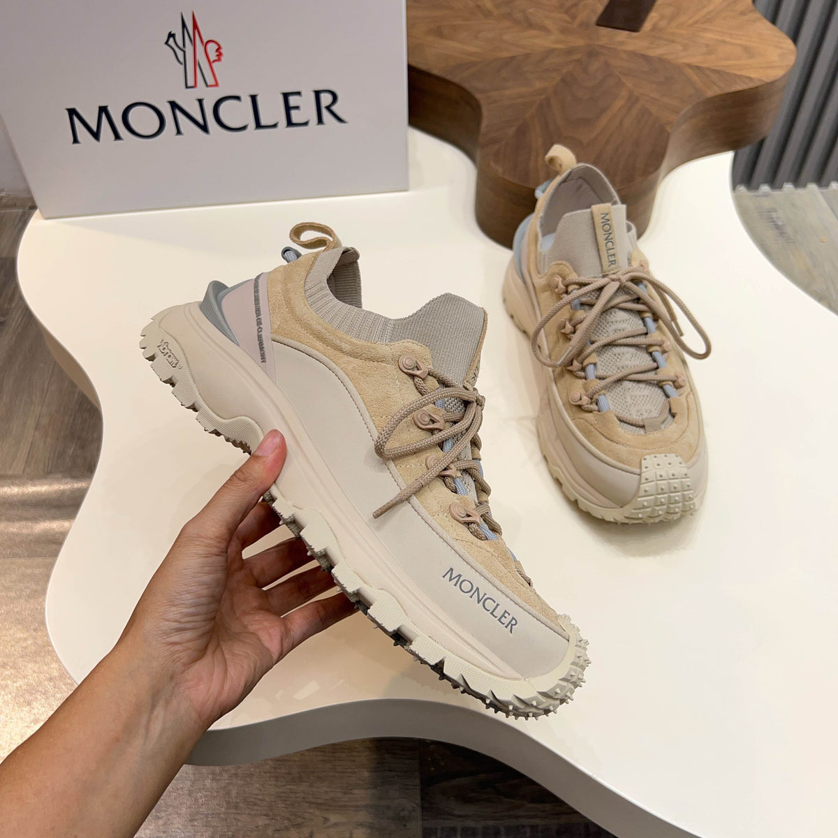 MC 26S Trailgrip Lite Men Sneakers 4cm Beige Suede Fabric 775326