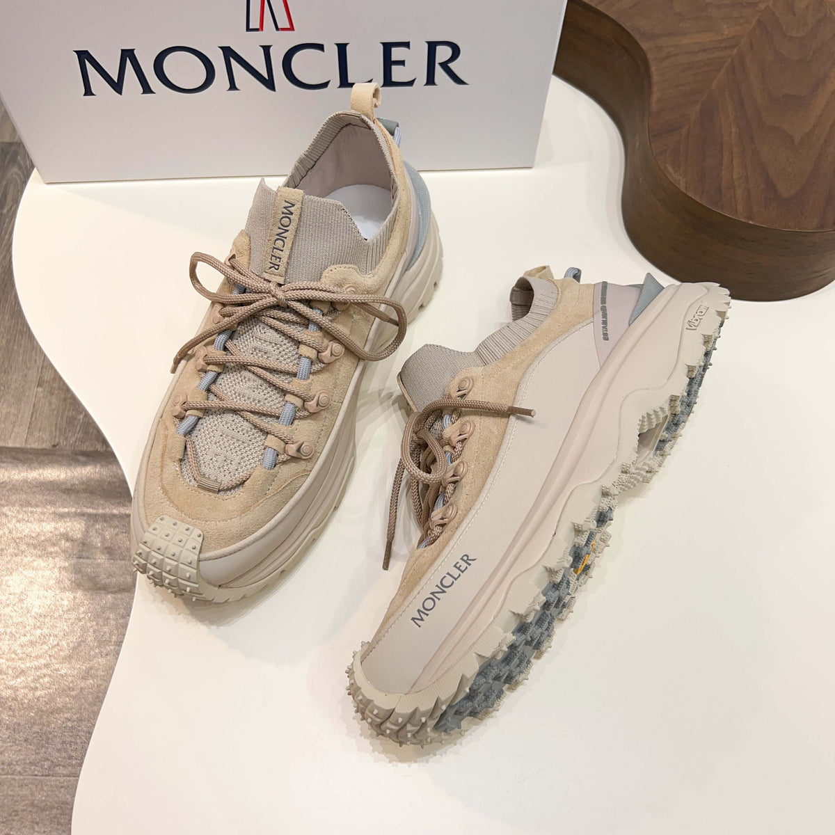 MC 26S Trailgrip Lite Men Sneakers 4cm Beige Suede Fabric 775326