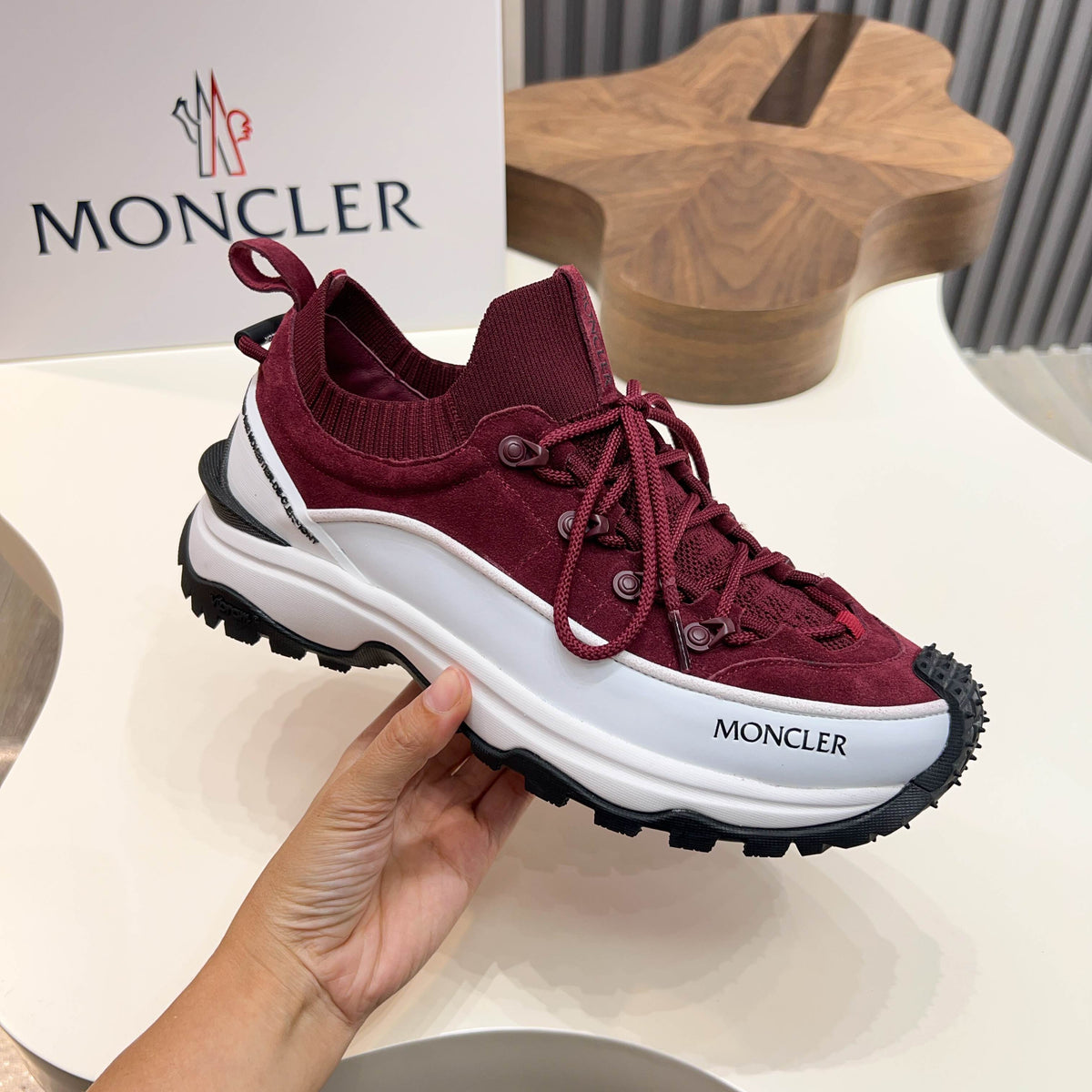 MC 26S Trailgrip Lite Men Sneakers 4cm Burgundy White Fabric 238810