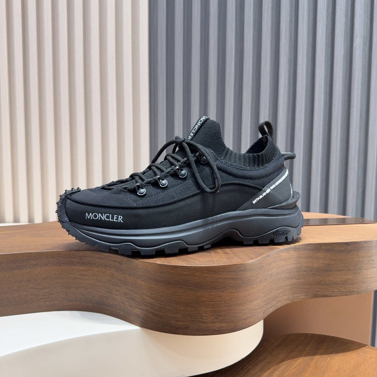 MC 26S Trailgrip Lite Men Sneakers 4cm Black Fabric 238813