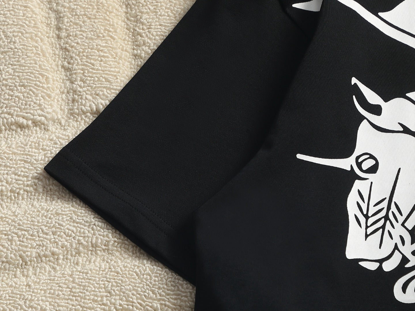 Burberry Men Knight Oversized T-Shirt Black White Cotton