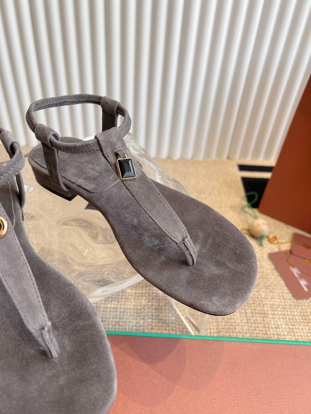 LP 25C Mindil Sandal Koala Brown Suede 208098