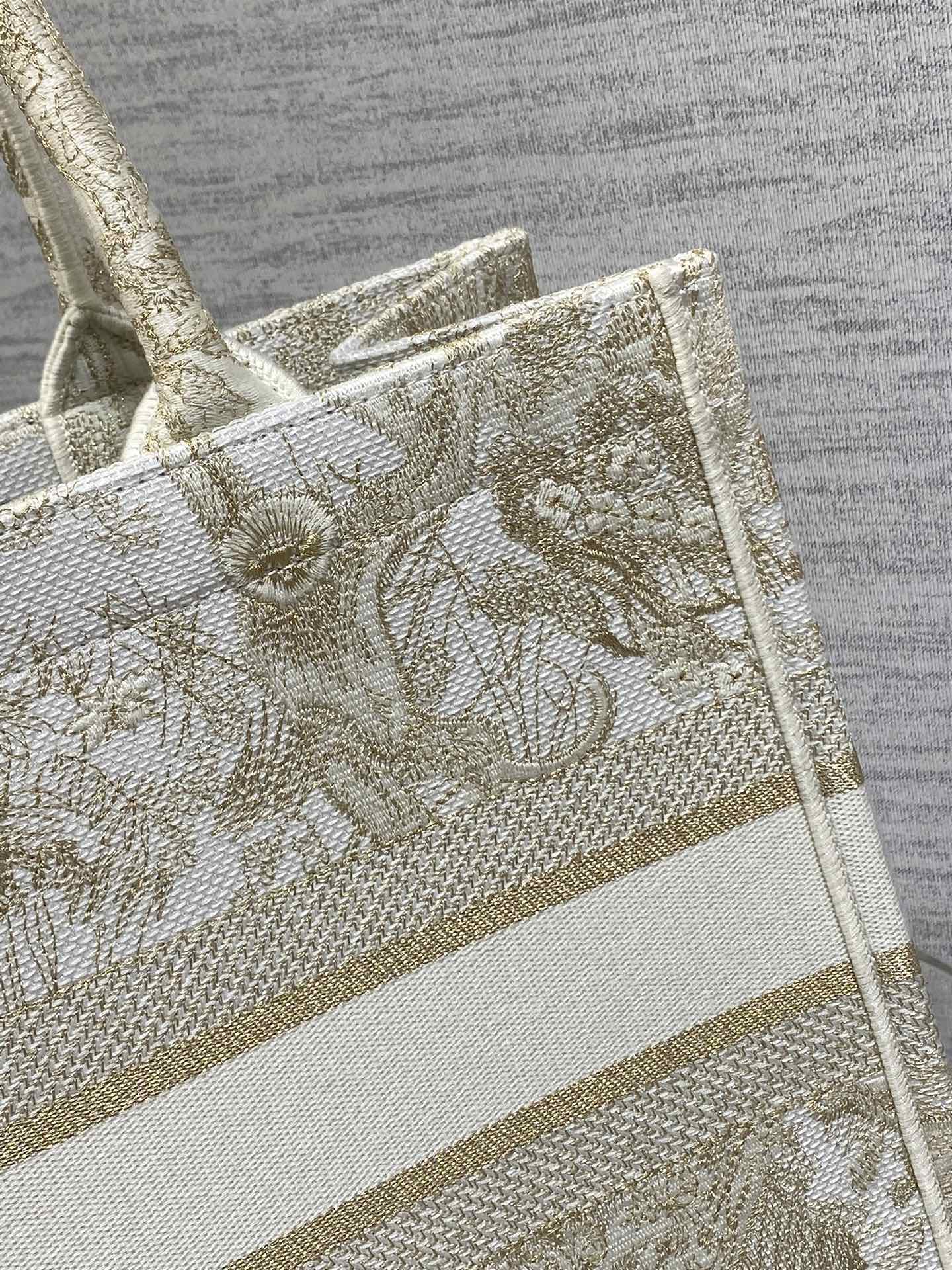 CD Medium Dior Book Tote Tiger Motif White Beige Cotton