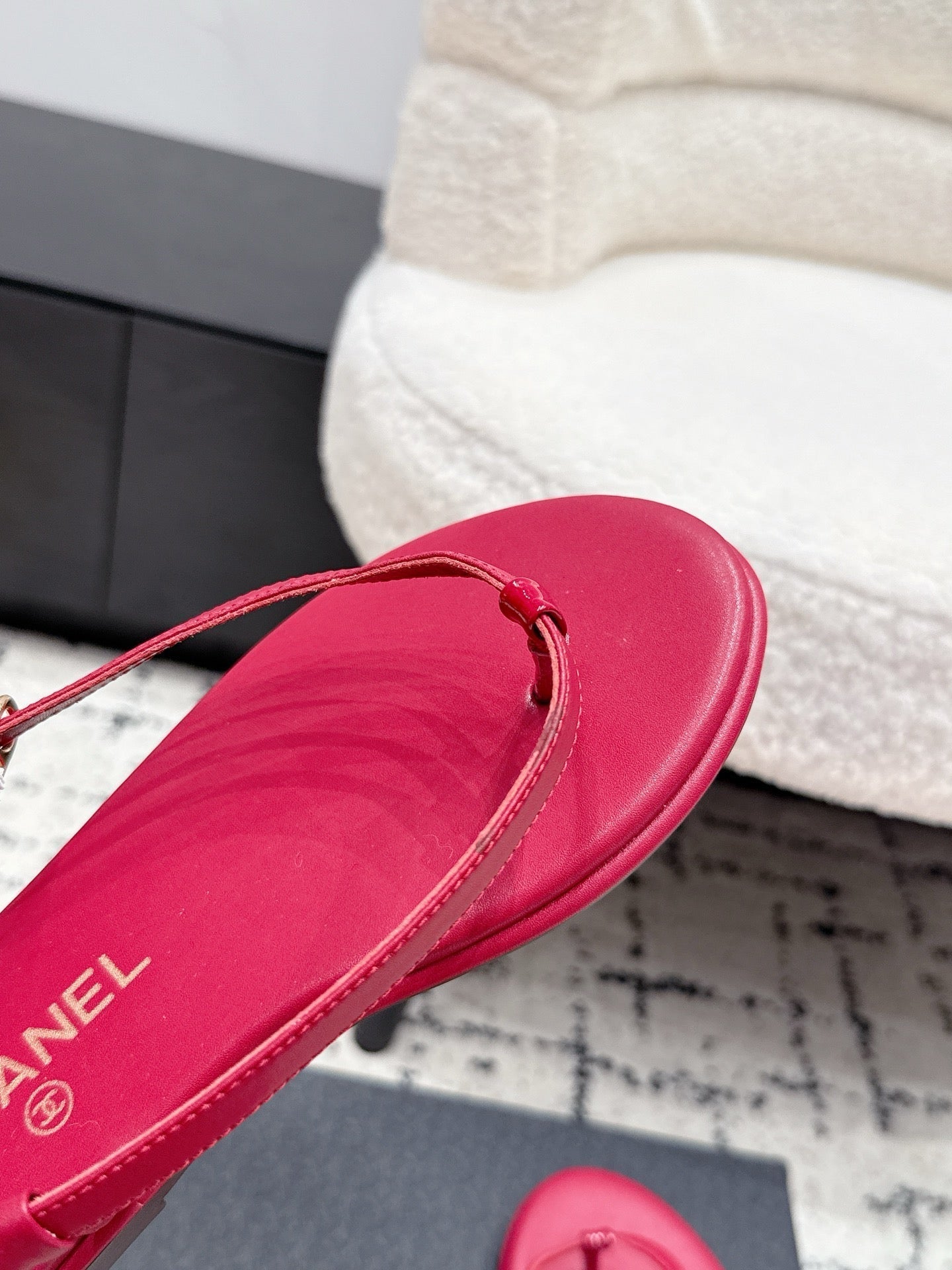 Chanel 26S Thong Sandals In Red Calfskin With Gold Hardware