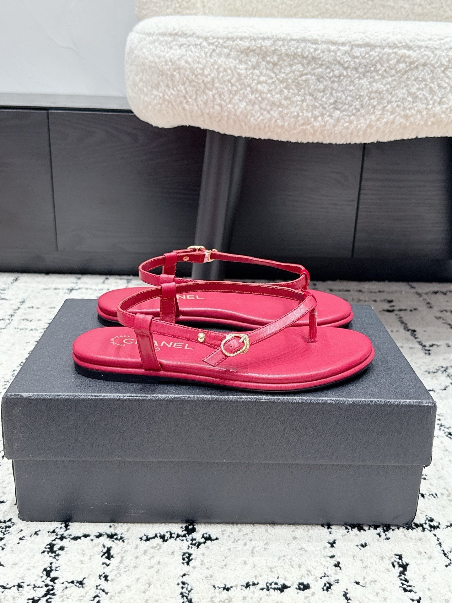 Chanel 26S Thong Sandals In Red Calfskin With Gold Hardware