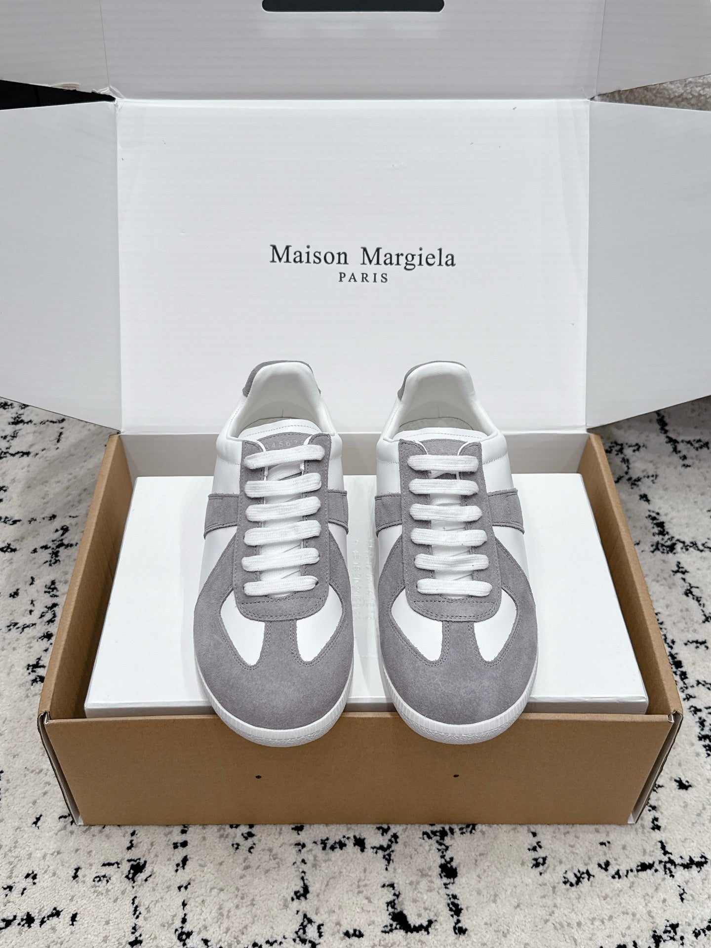 MM6 Replica Casual Sneaker White Grey Sheepskin Suede 881188