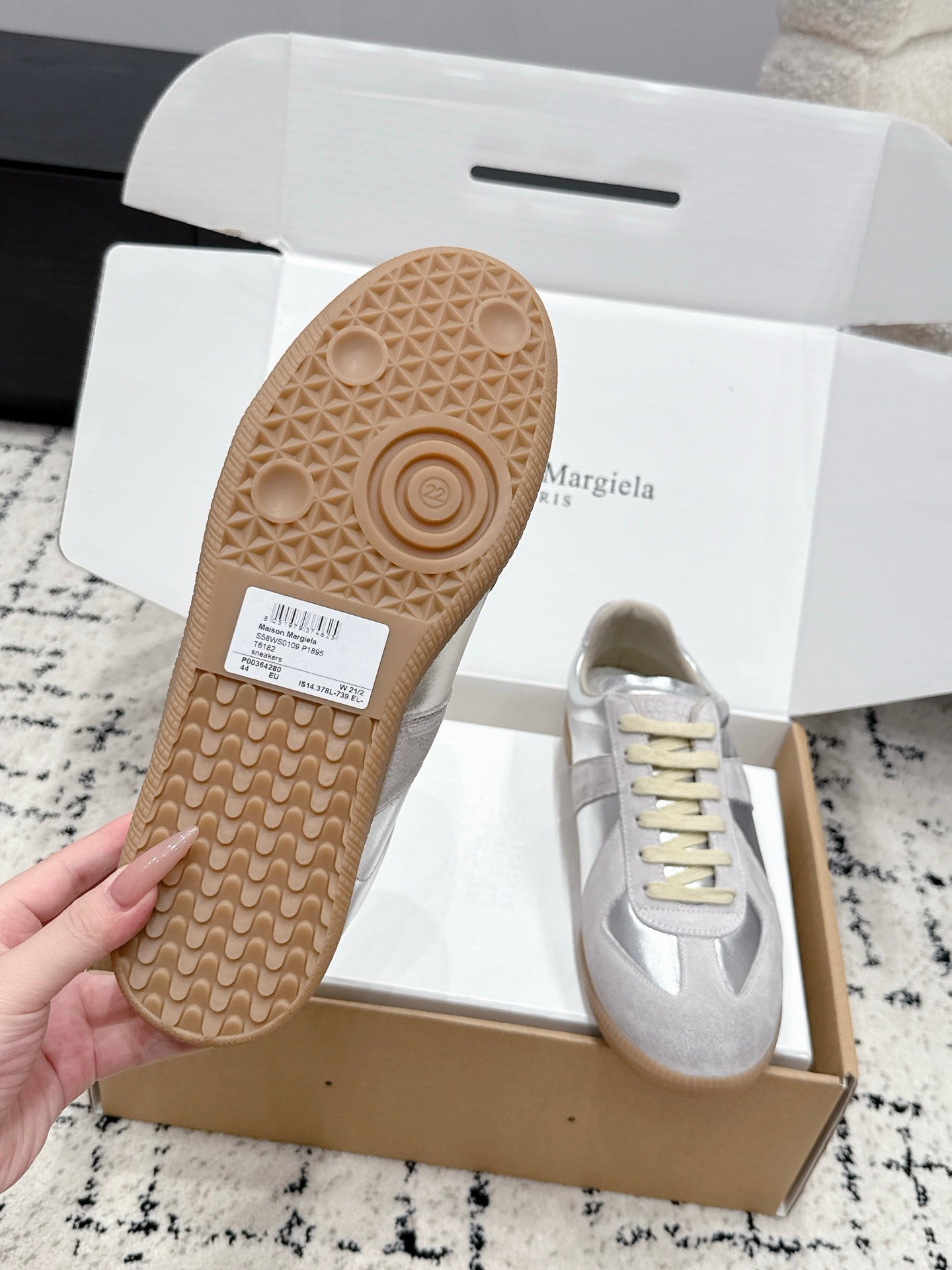 MM6 Replica Casual Sneaker Light Grey Sheepskin Suede 881200