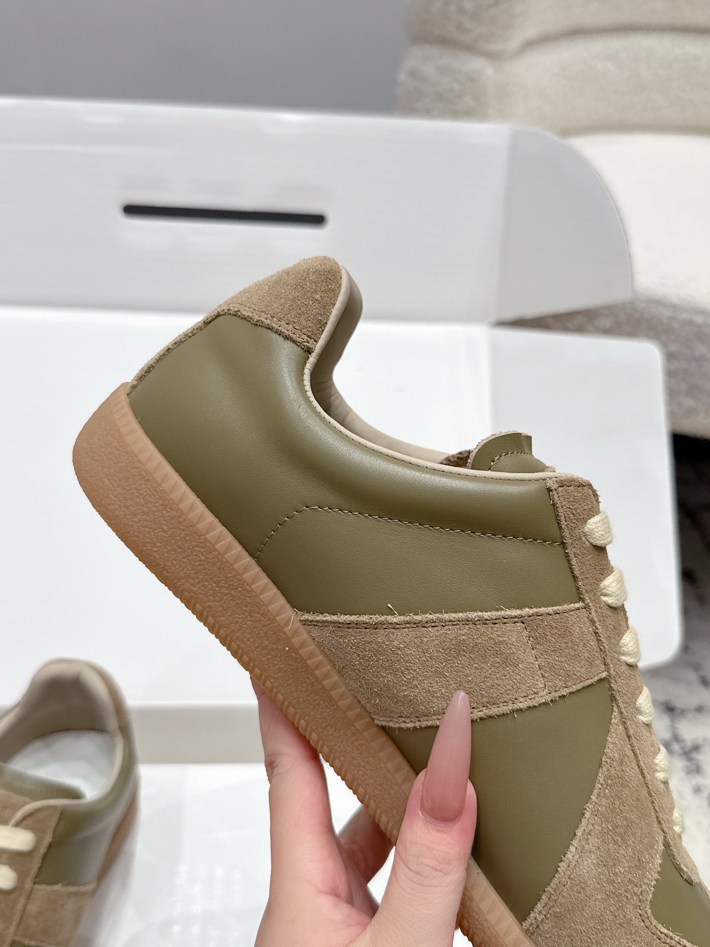 MM6 Replica Casual Sneaker Taupe Sheepskin Suede 881202