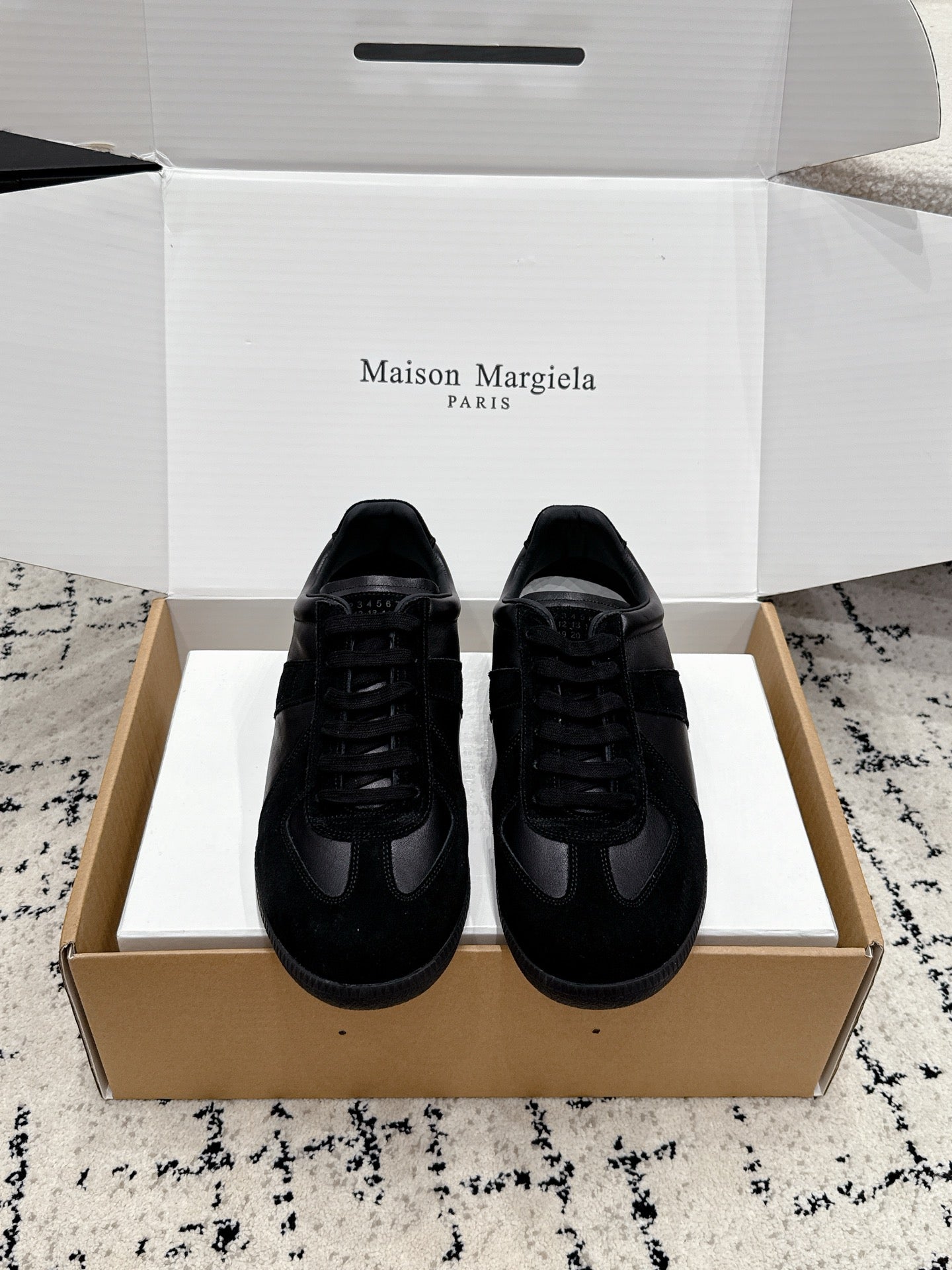 MM6 Replica Casual Sneaker Black Sheepskin Suede 881204