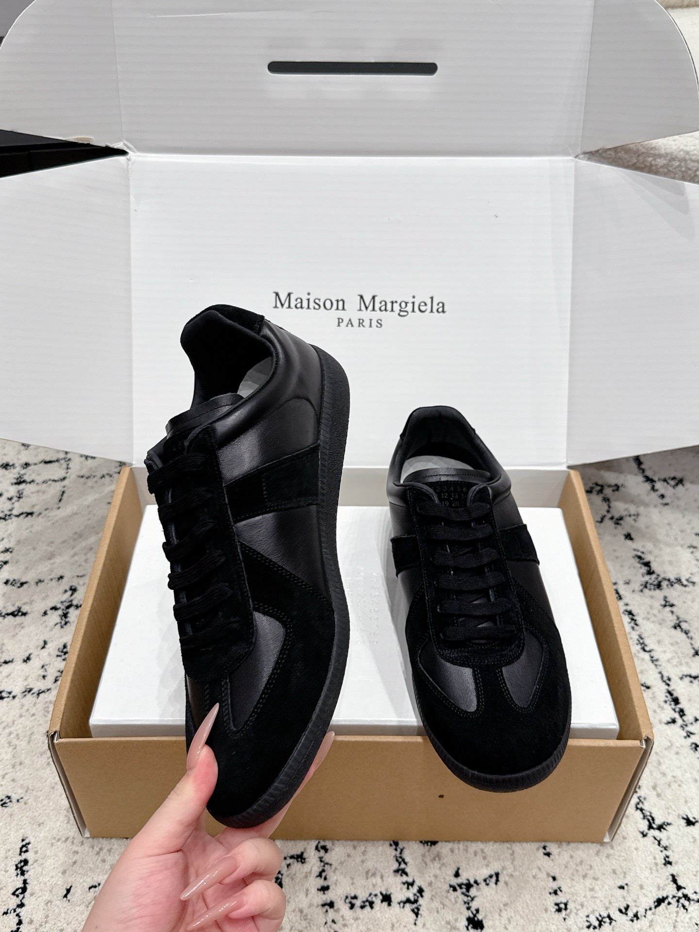 MM6 Replica Casual Sneaker Black Sheepskin Suede 881204