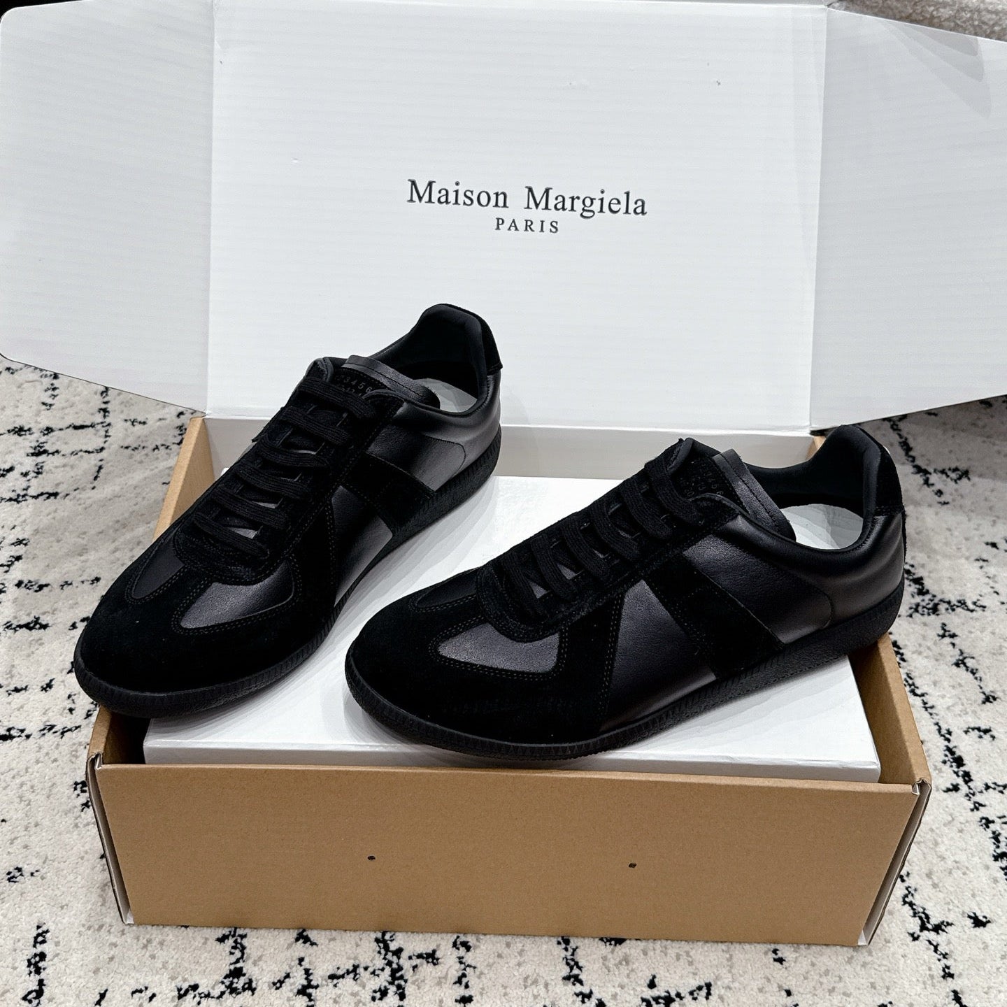 MM6 Replica Casual Sneaker Black Sheepskin Suede 881204