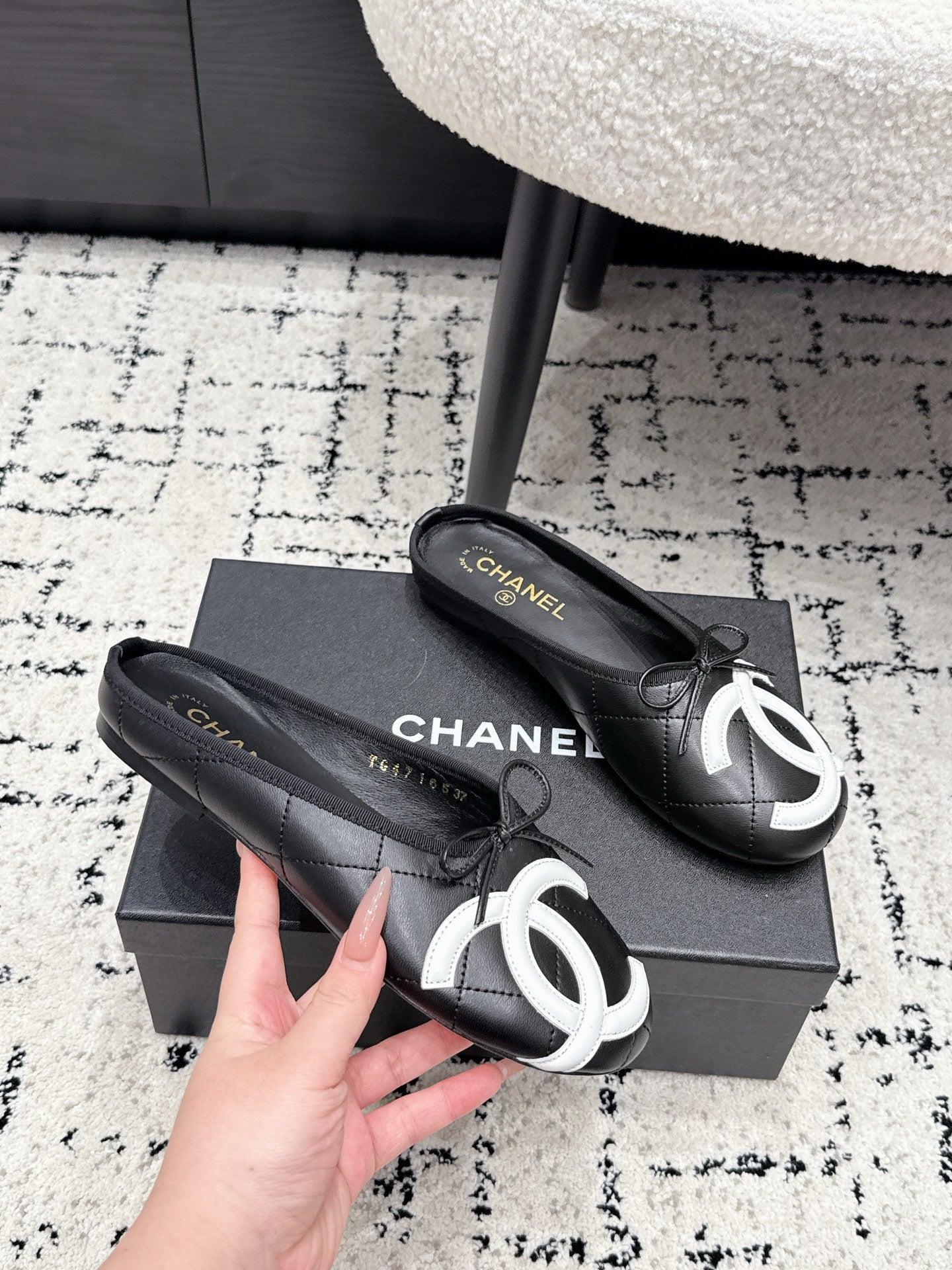 CC 26s Coco Beach Cambon Mule Black Lambskin 847131