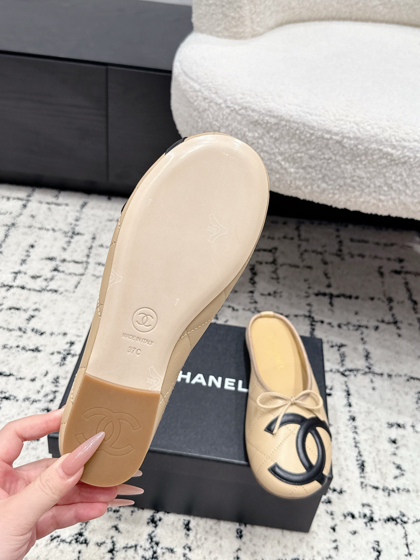 CC 26s Coco Beach Cambon Mule Beige Lambskin 847132