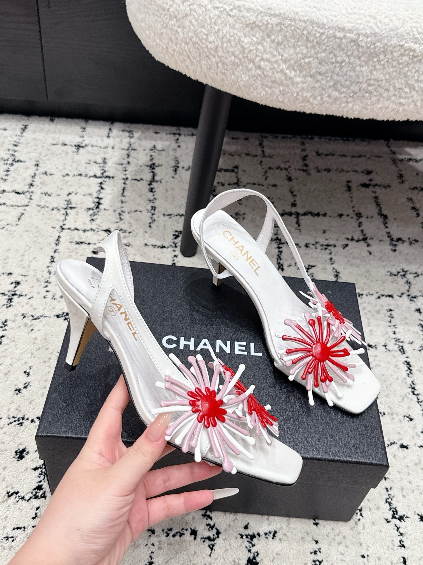 CC 26s High-Heeled Sandals White Patent Leather 908288