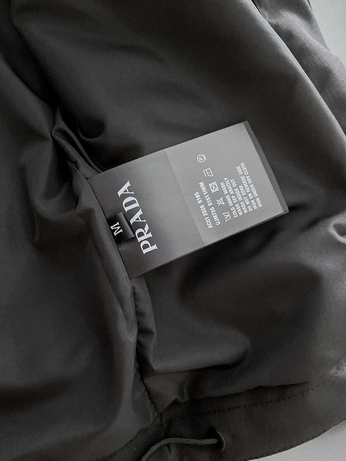 Prada 26s Men Hooded Windbreaker Jacket Enamelled Triangle Logo 391852