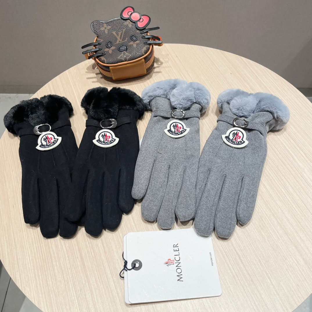 GLOVES IN BLACK WOOL WITH RABBIT FUR 439079