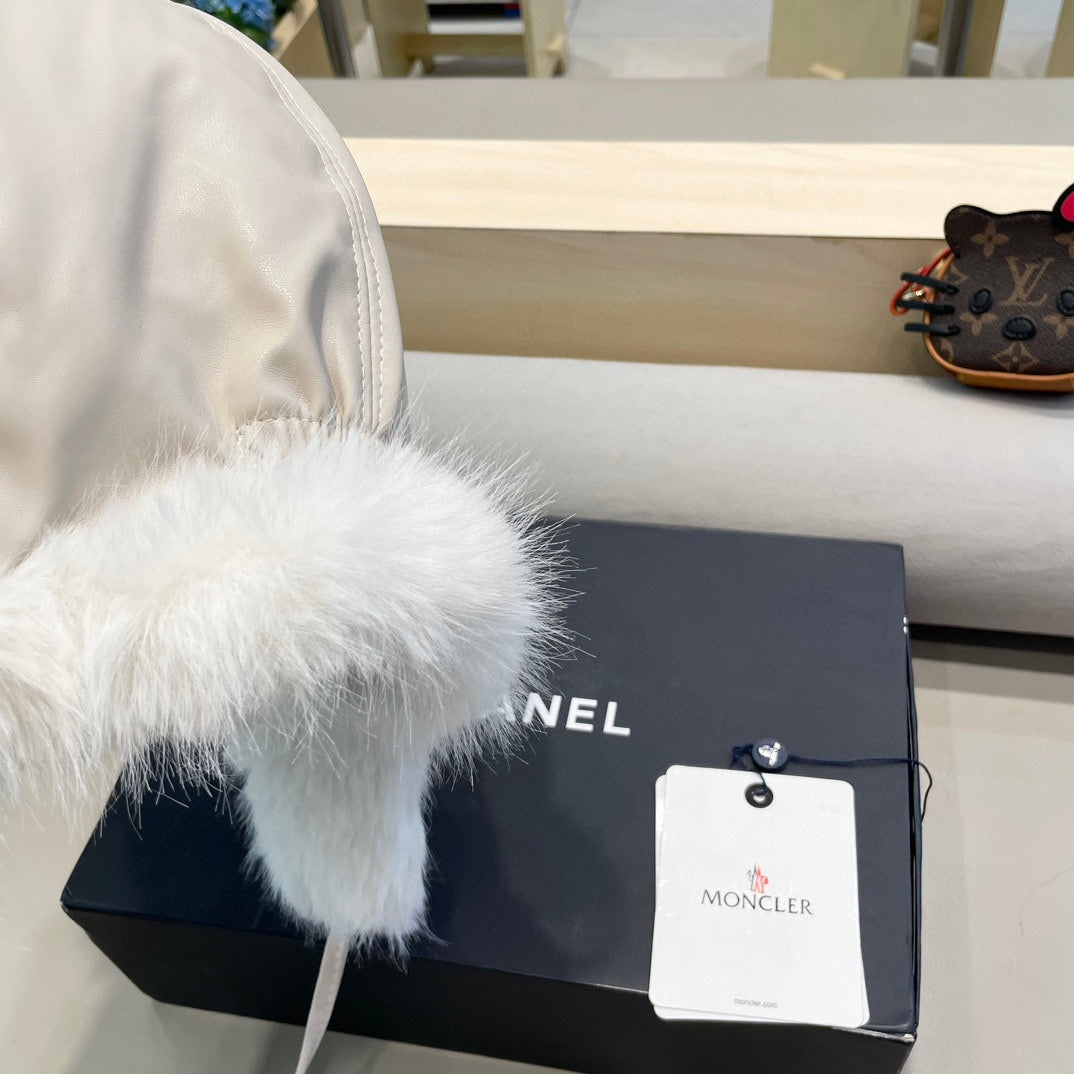 MC 26s Winter Bomber Trapper Hat Beige Fur 499299