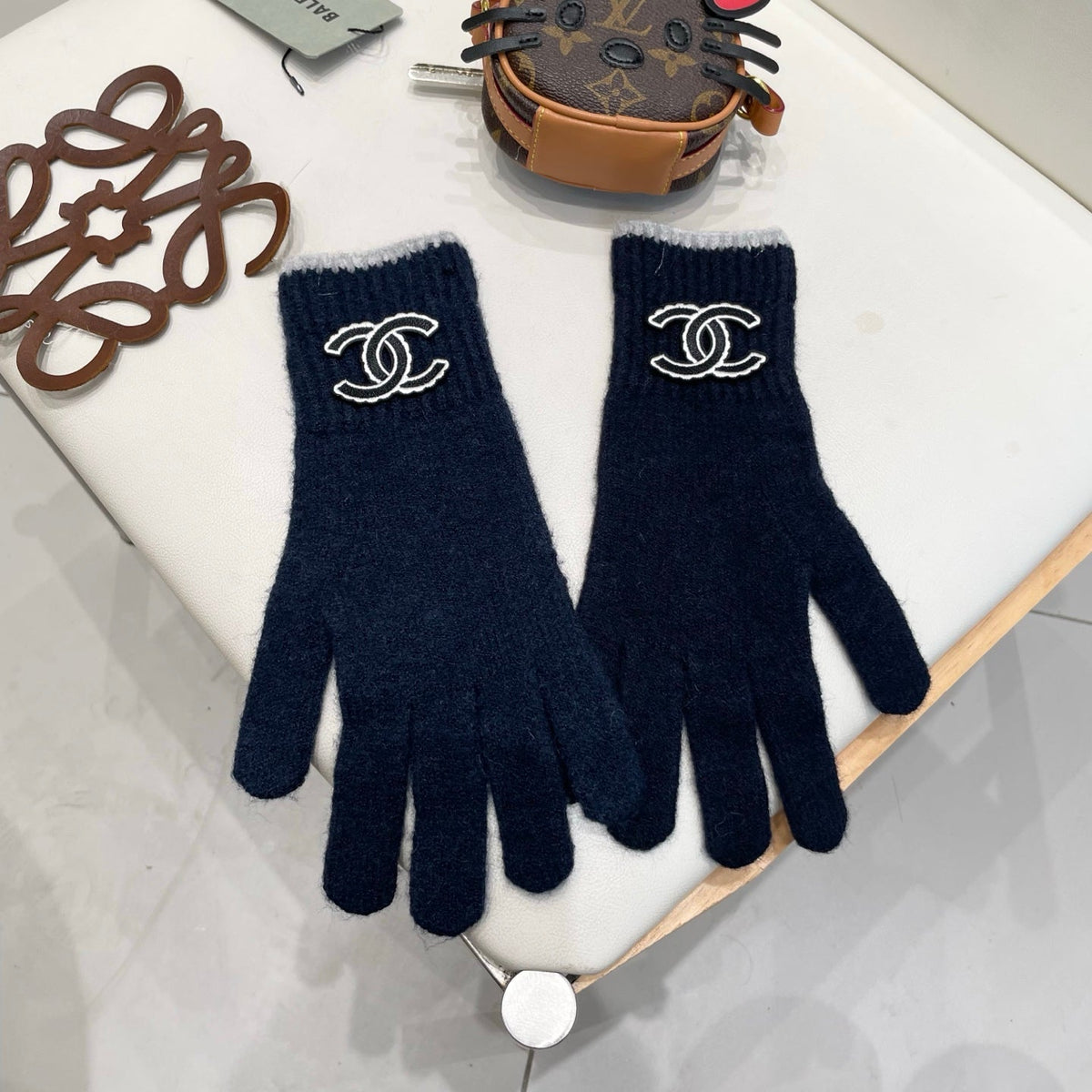 CC 26S CC Logo Full-Finger Gloves Navy Blue Wool 505731