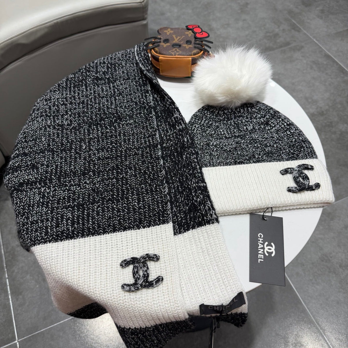CC 26s Winter Pom Pom Knit Set Black White Wool 499284