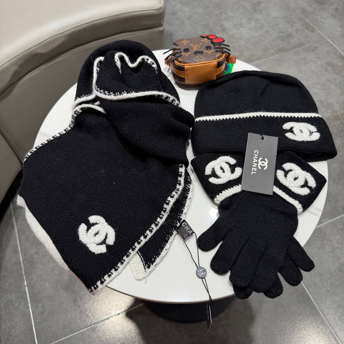 CC Hat Scarf Gloves Set Light Beige Black Knit Sequin 470401