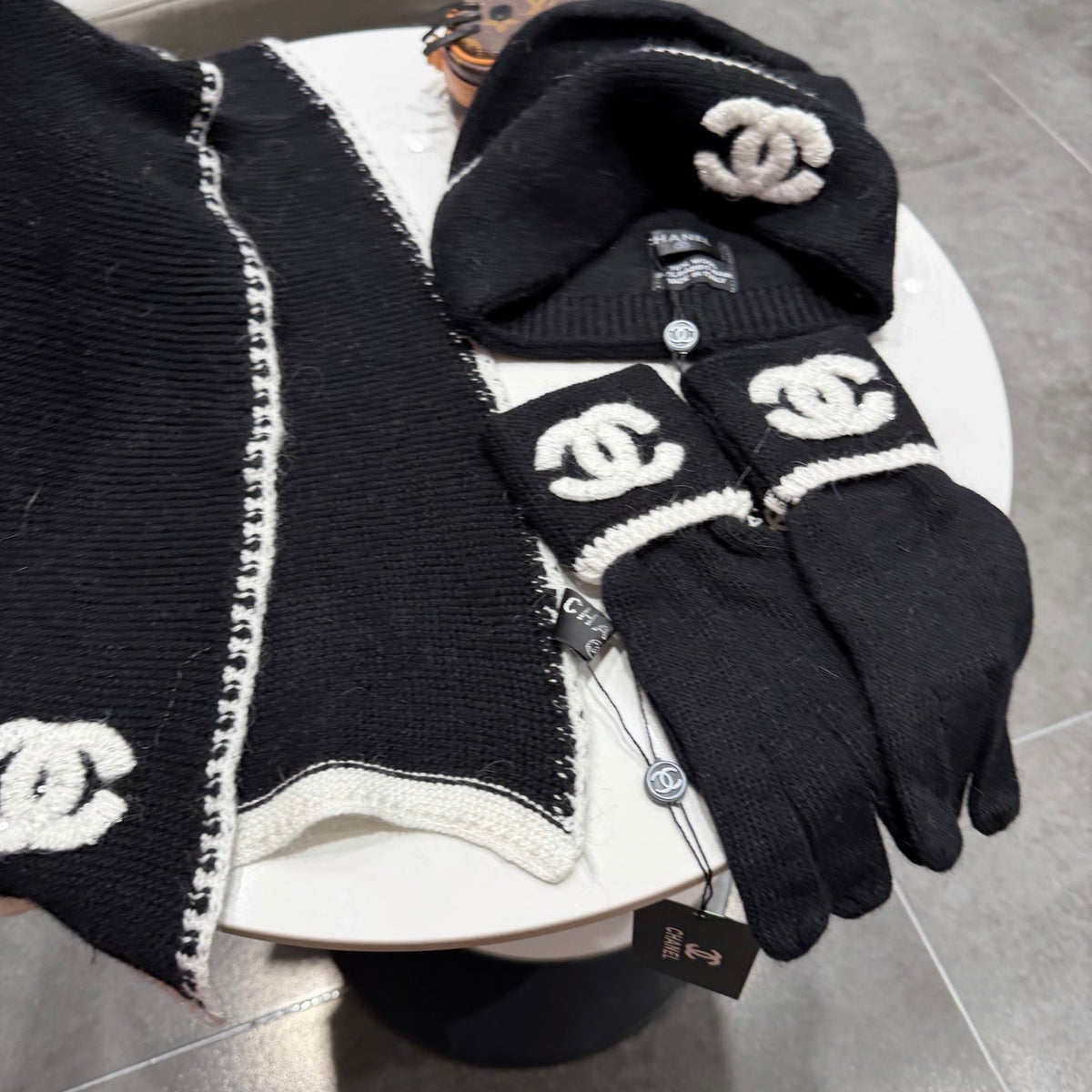 CC Hat Scarf Gloves Set Light Beige Black Knit Sequin 470401