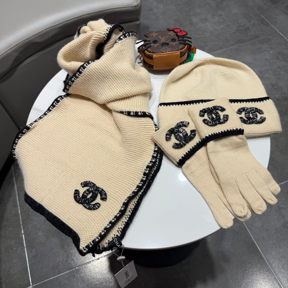 CC Hat Scarf Gloves Set Light Beige Black Knit Sequin 470401