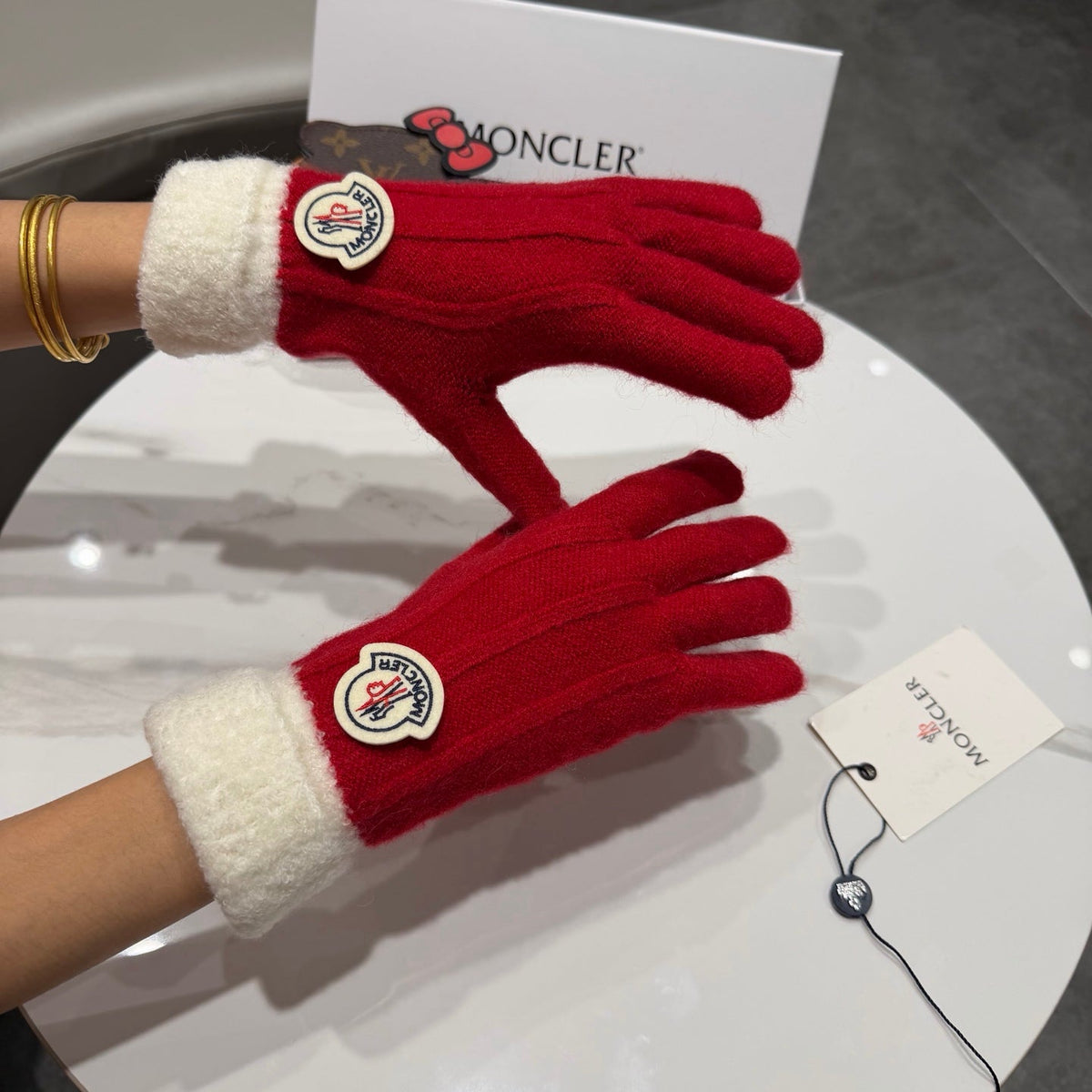 Moncler 26S Cable-Knit Full-Finger Gloves Red White Wool 505734