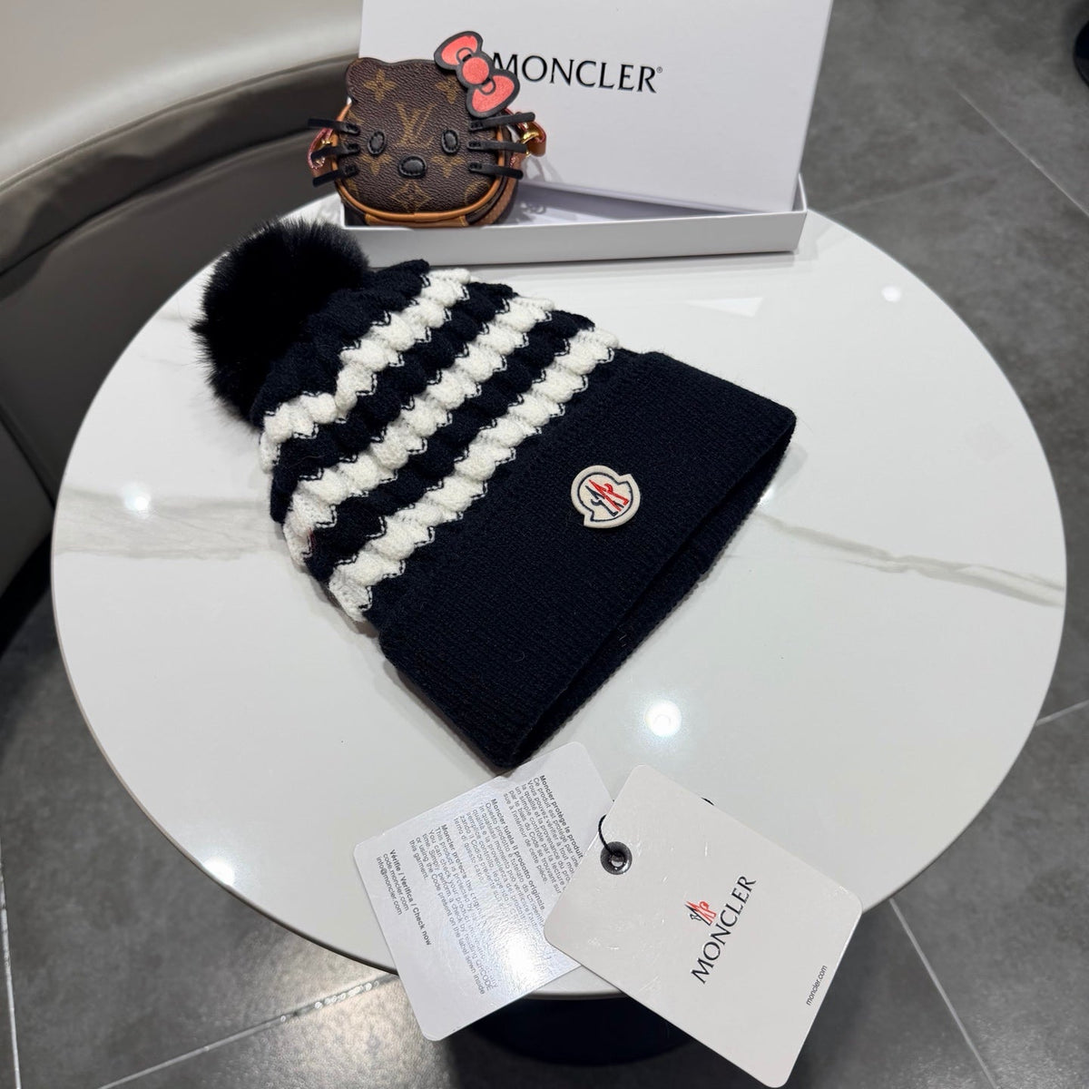 MC 26s Winter Pom Pom Beanie Black White Wool 499253