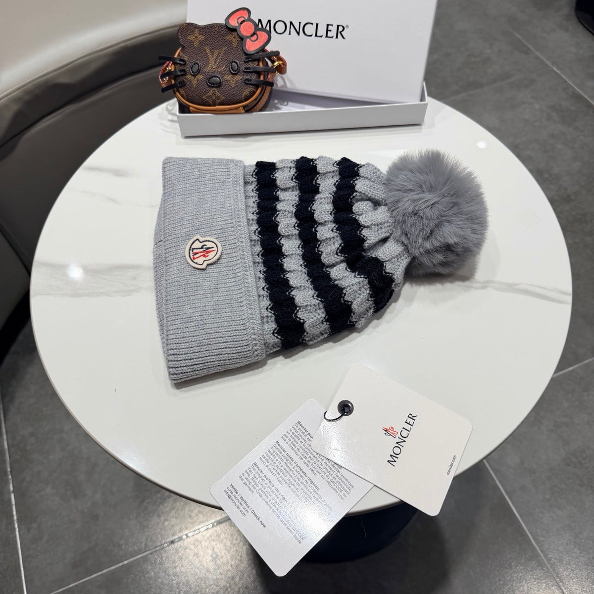 MC 26s Winter Pom Pom Beanie Black Grey Wool 499254