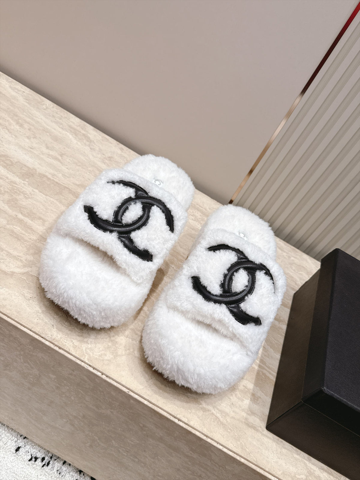 CC 26s Shearling Platform Slides White Black 121573