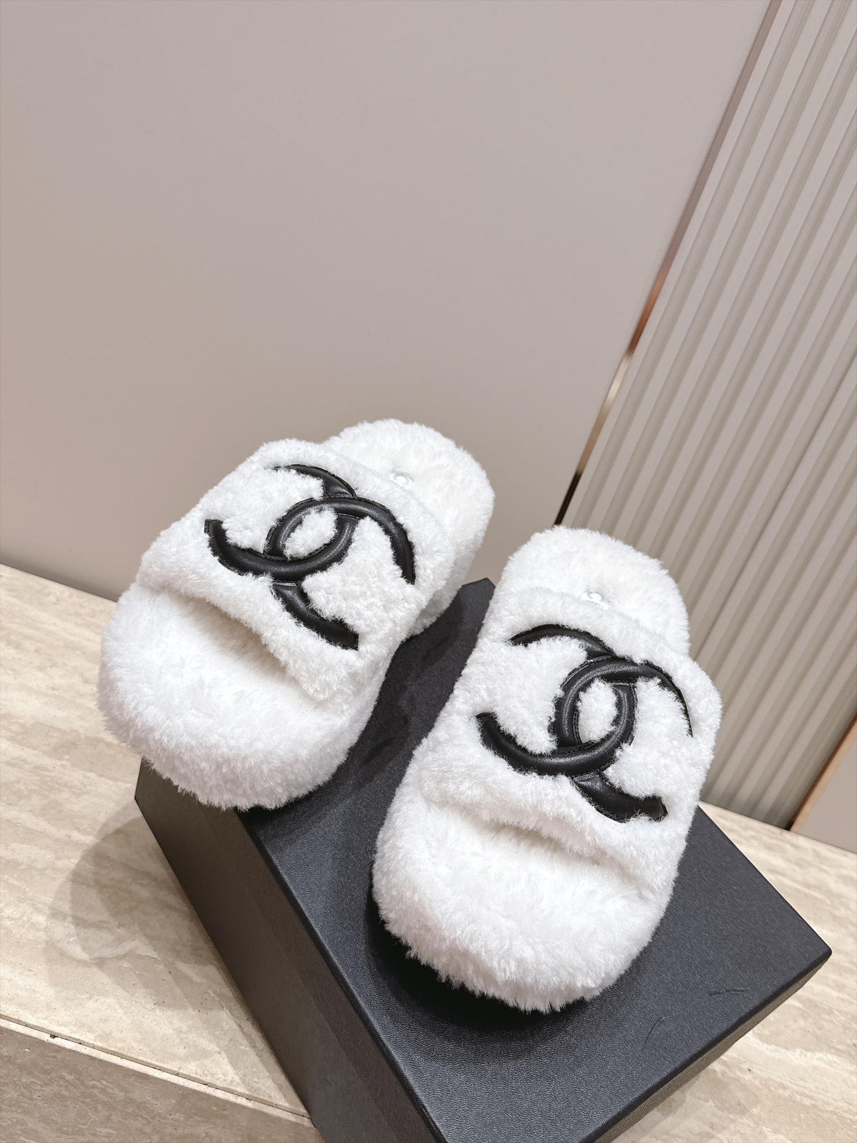 CC 26s Shearling Platform Slides White Black 121573
