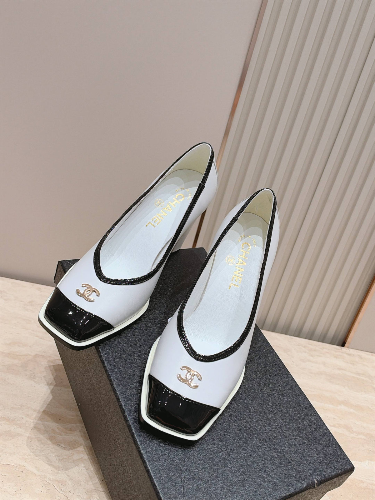 Chanel 2026 Block Heel Pumps White Leather 196231