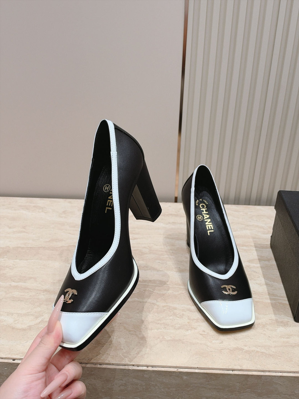Chanel 2026 Block Heel Pumps Black Leather 196232