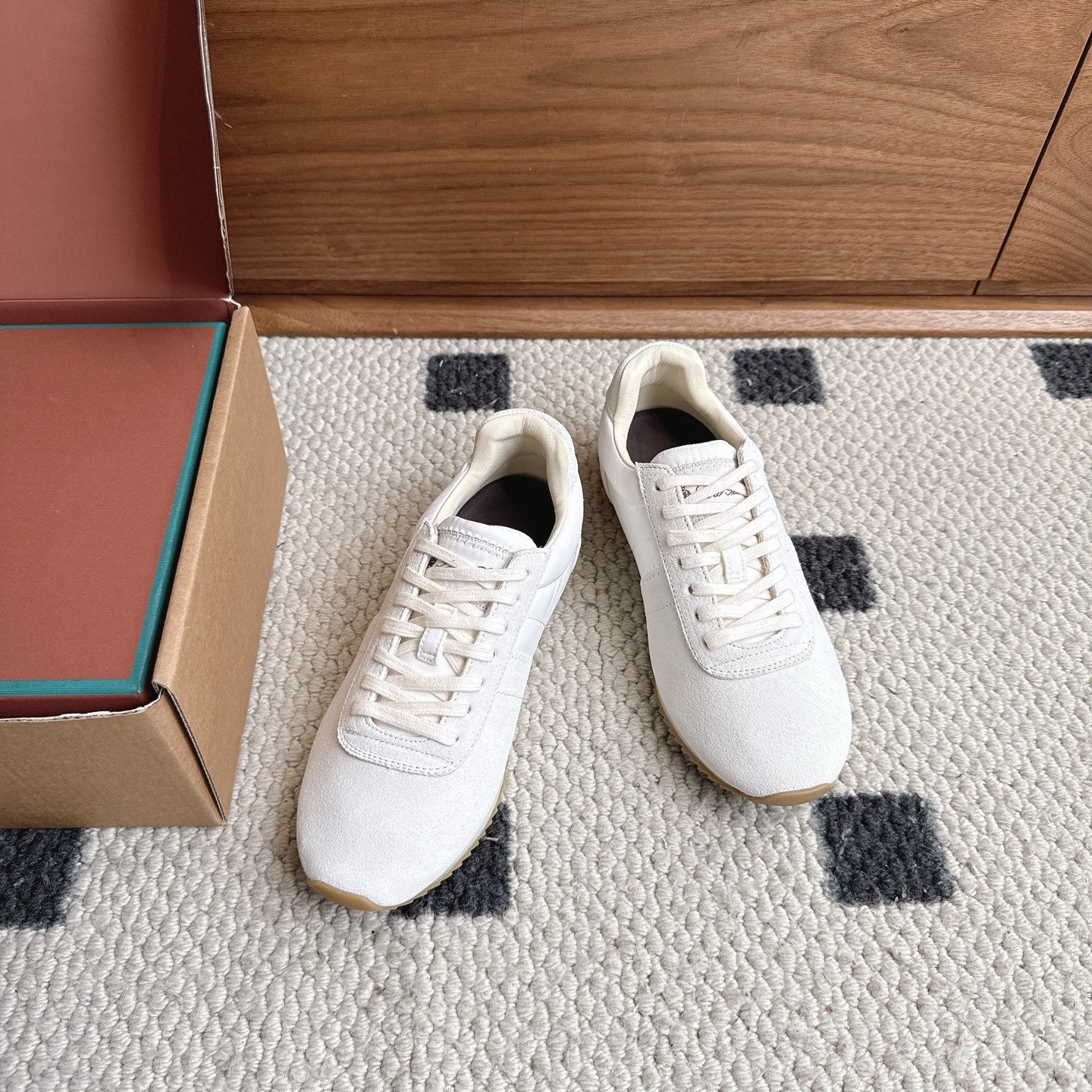 LP Fast Walk Sneaker White Suede 924589