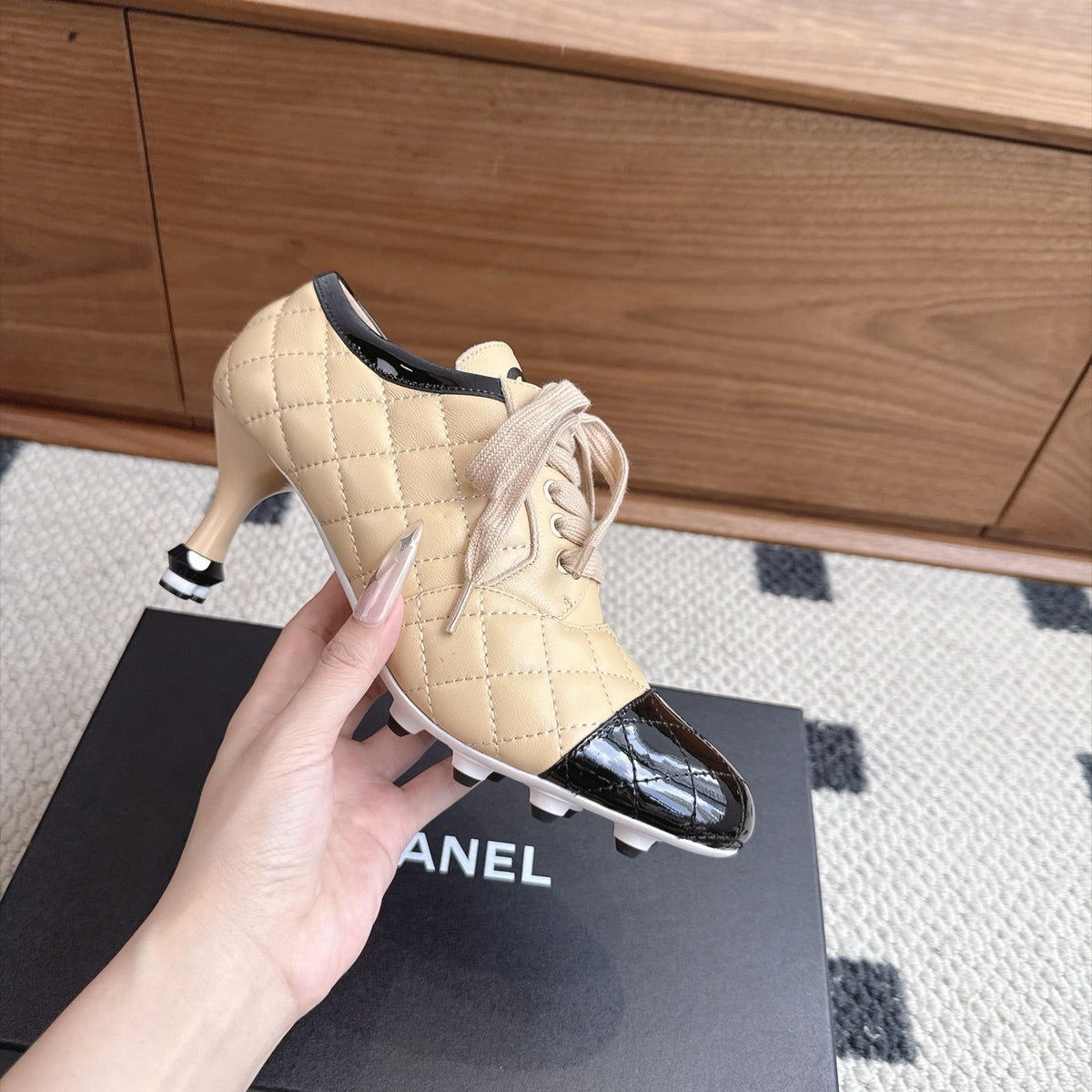 CC 26s Lace-Up Oxfords 6.5cm Beige Black Leather 118293