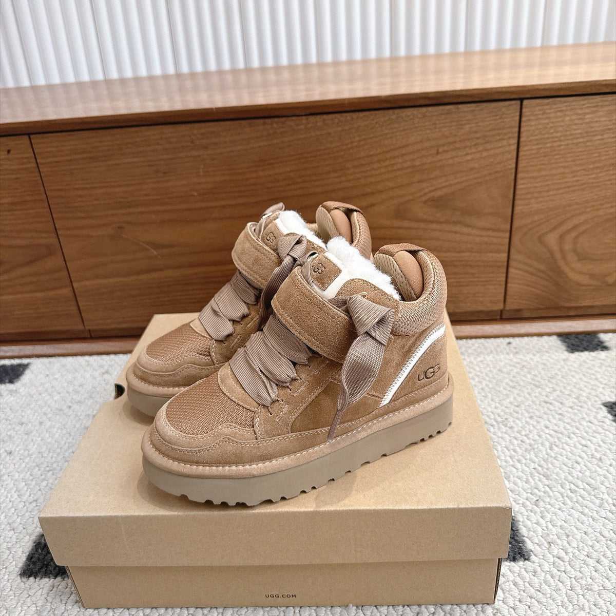 UGG 26s Boots 4cm Tan Suede Mesh 187136