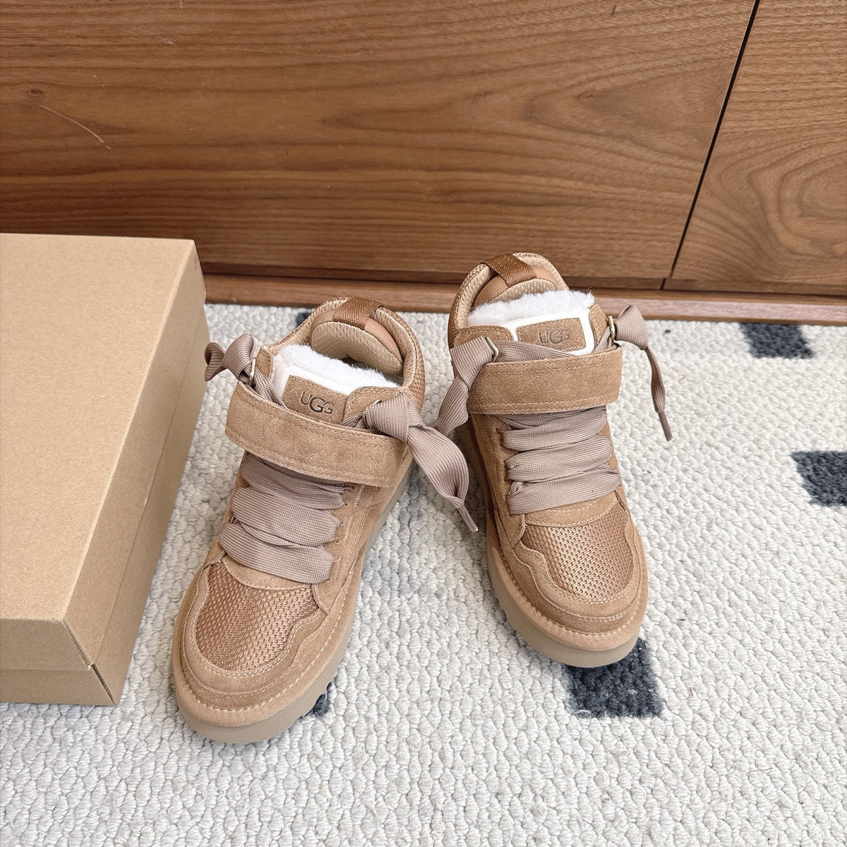 UGG 26s Boots 4cm Tan Suede Mesh 187136