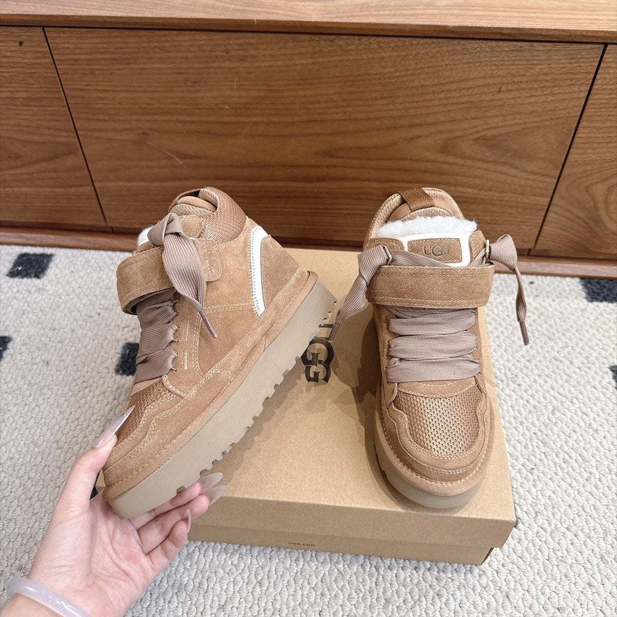 UGG 26s Boots 4cm Tan Suede Mesh 187136