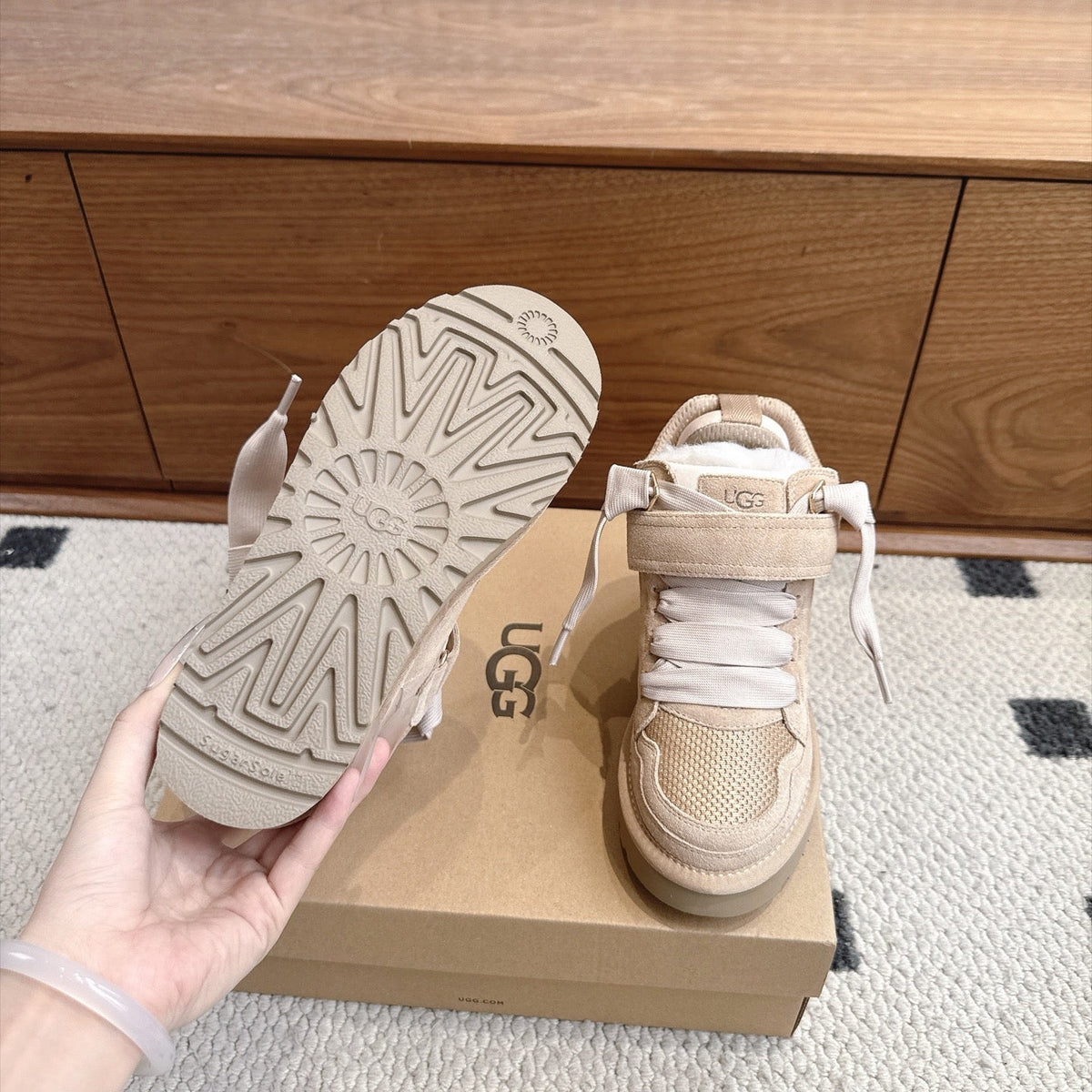 UGG 26s Boots 4cm Cream Suede Mesh 187137