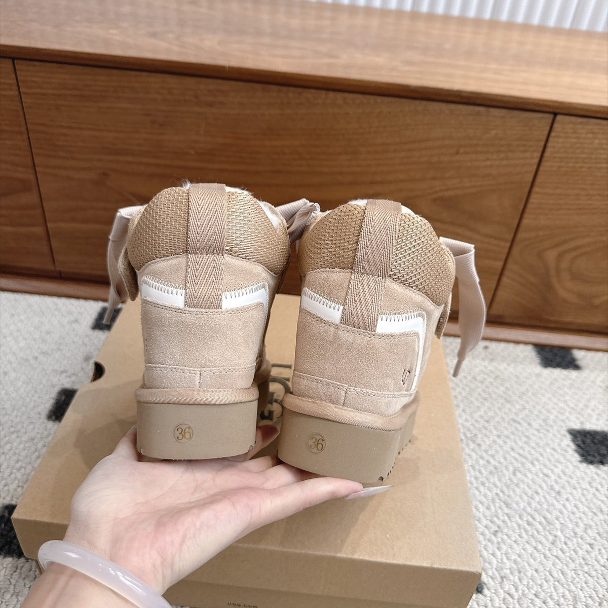 UGG 26s Boots 4cm Cream Suede Mesh 187137