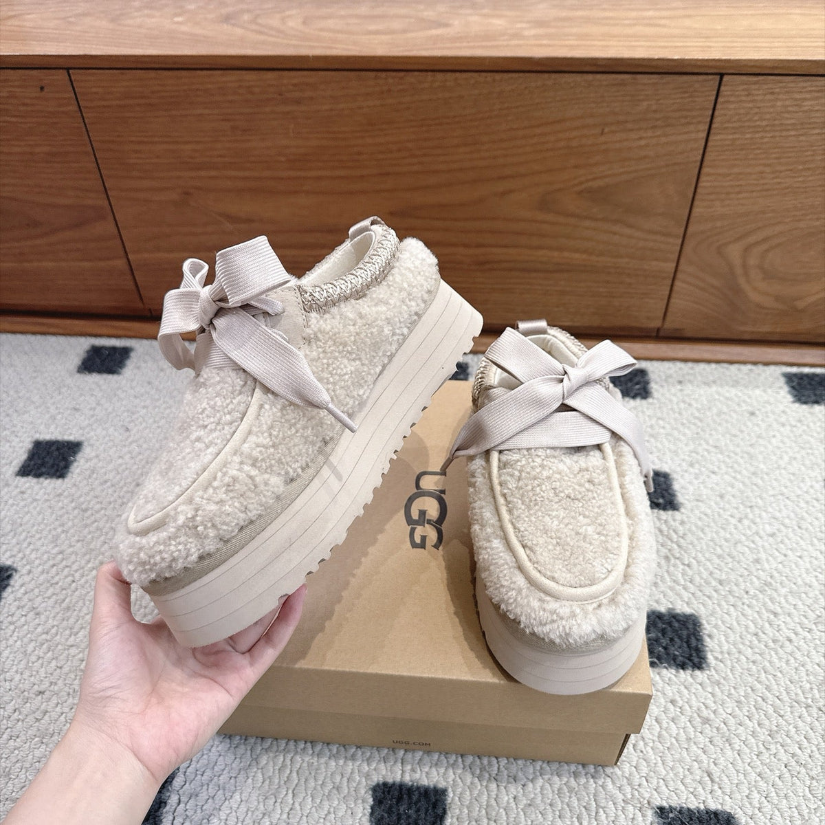 UGG 26s Shoes 4.5cm Cream Fur Fleece 187141