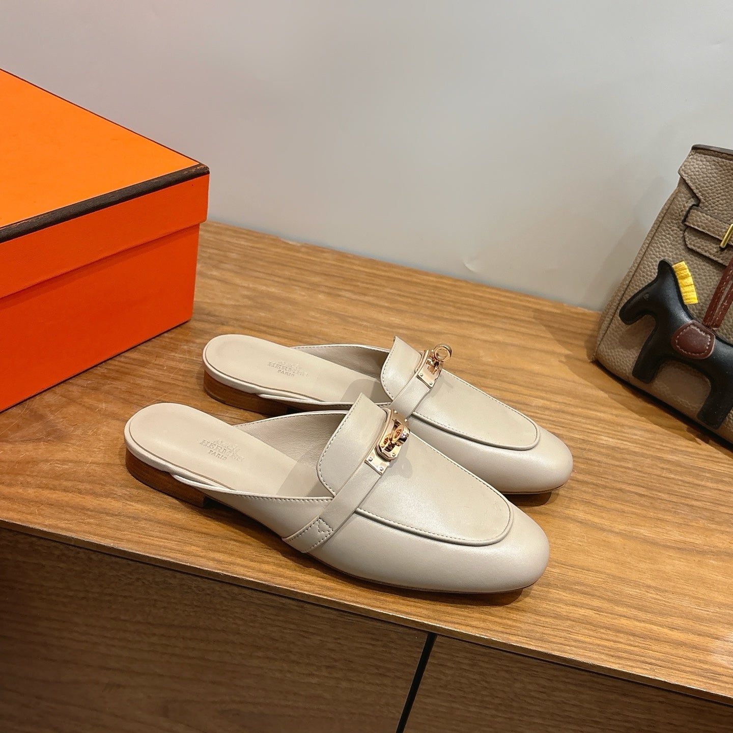 HM 26s Kelly Mule In Beige Calfskin Gold Hardware